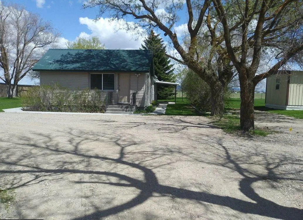 226 N 4300 E — Photo 1
