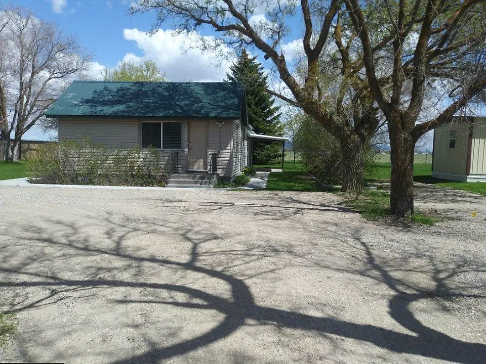 226 N 4300 E