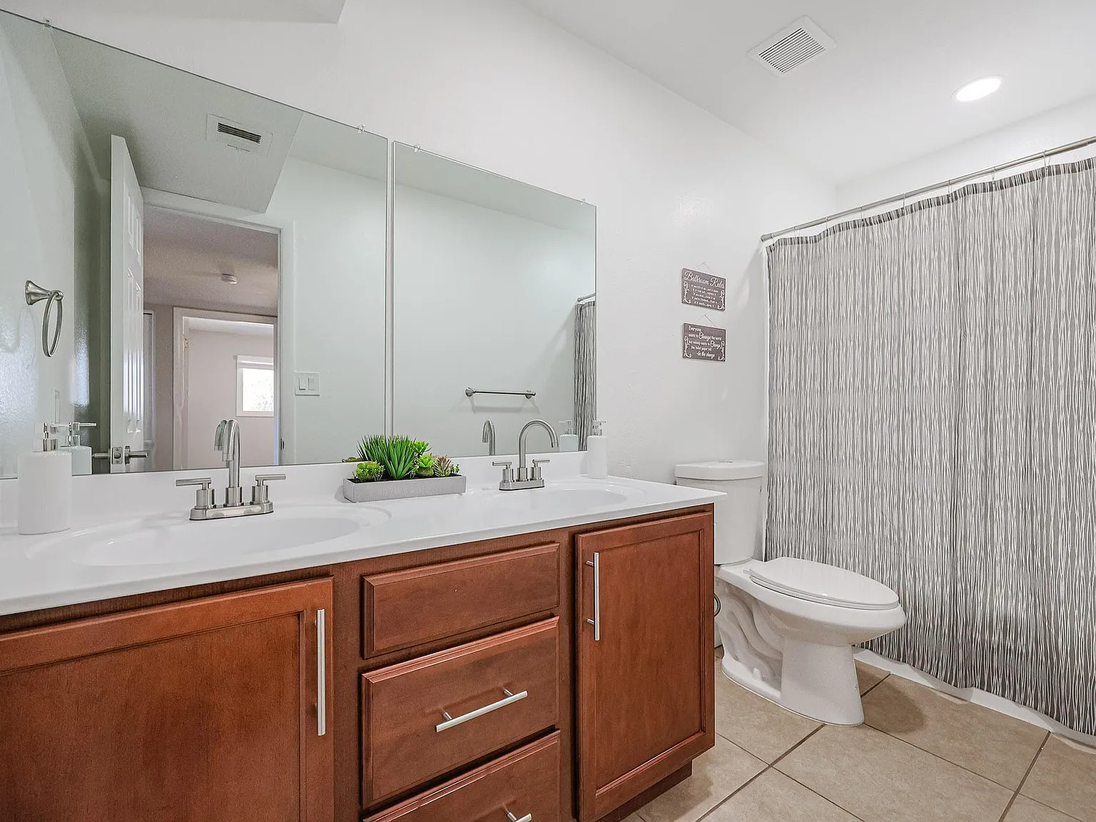 4 bed, 4.0 bath, 2995 sqft, $789 — Photo 4