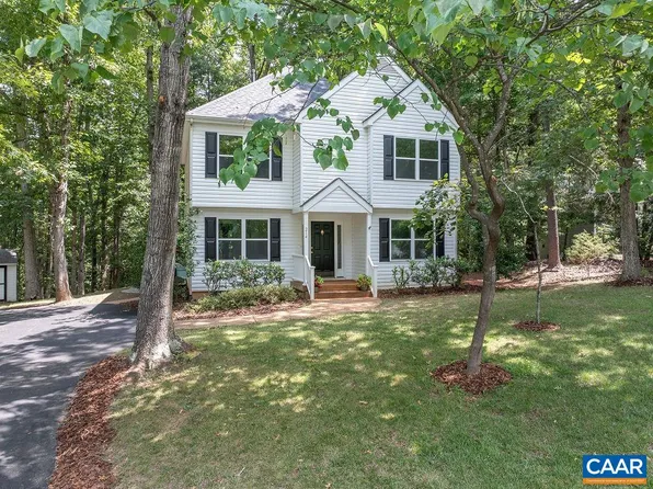 214 Blackthorn Ln, Charlottesville, VA 22902