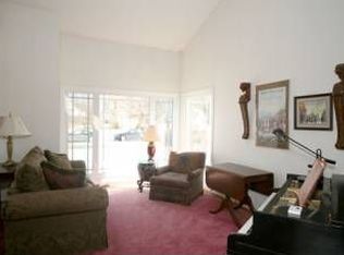 533 Appleton Dr, Batavia, IL 60510