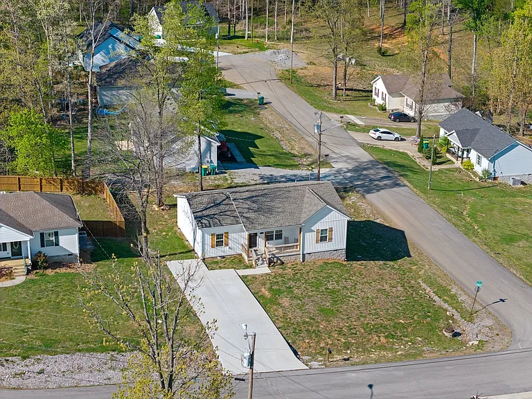 391 Elm Ave — Photo 35