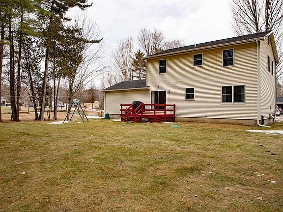 2nd image of 1 Rivers Edge Dr