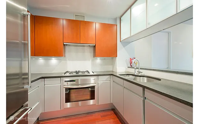 Sold by Douglas Elliman | media 22