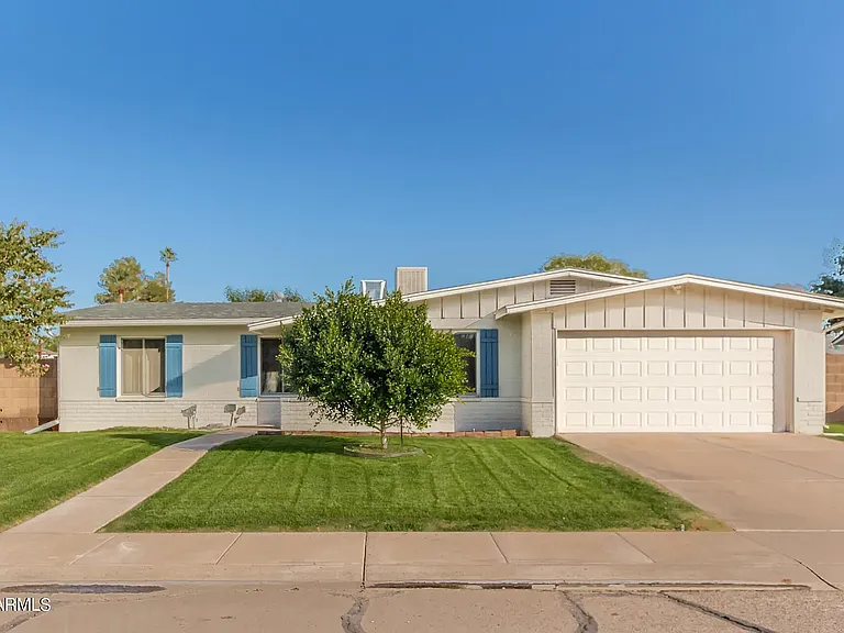 3215 S Kachina Dr — Photo 5
