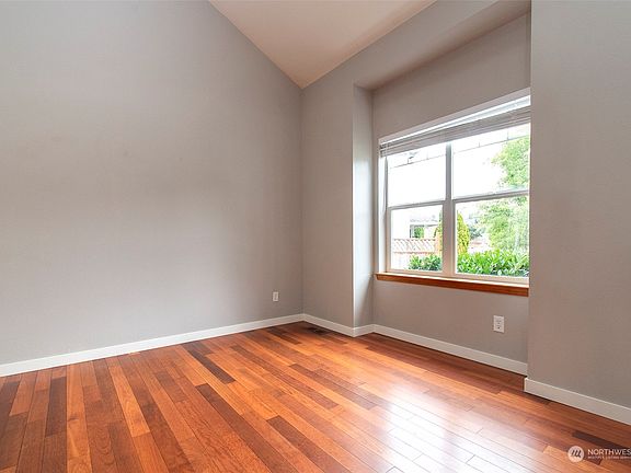 4th image of 19995 12th Avenue NE