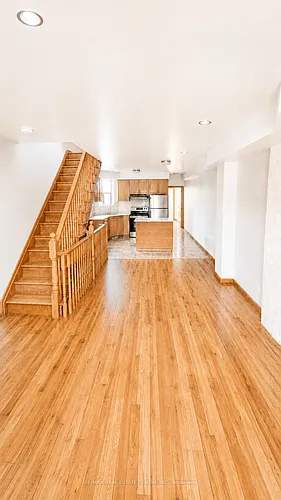 908 Ossington Ave #UPPER Photo 1