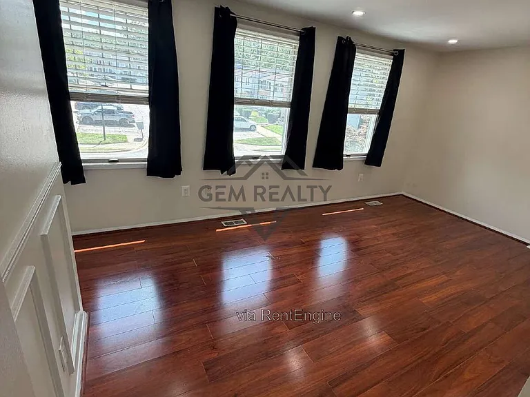13506 Bentley Cir — Photo 16
