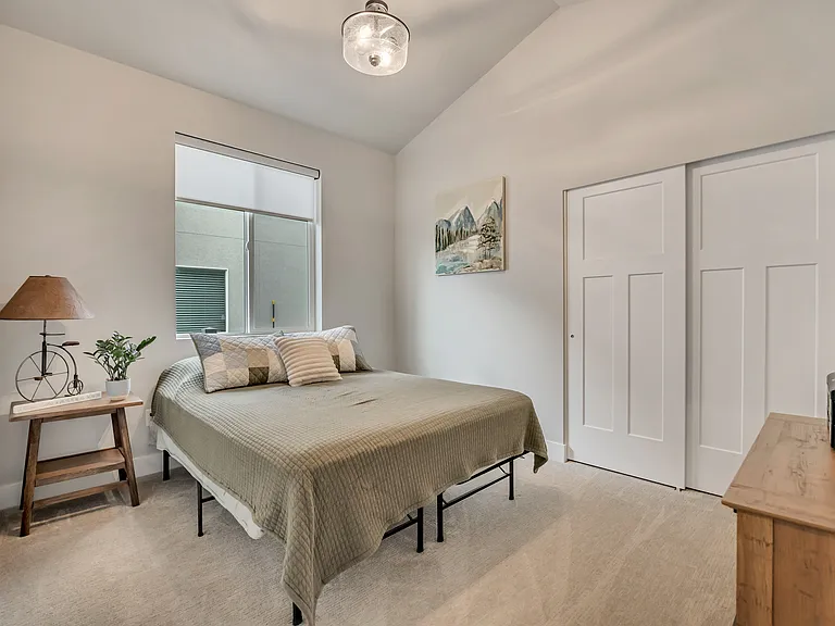 2504 W Sunset Way — Photo 15