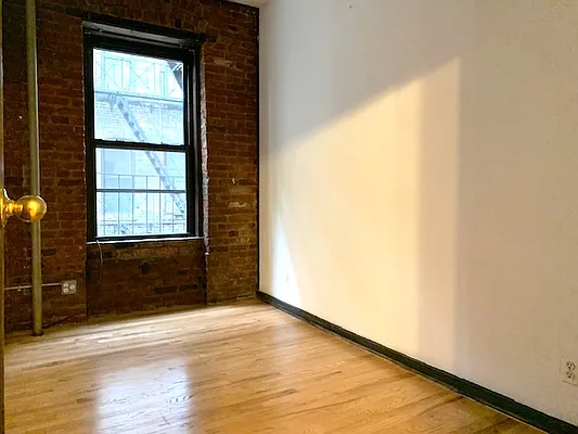 Rented by PocketBroker Inc | media 18