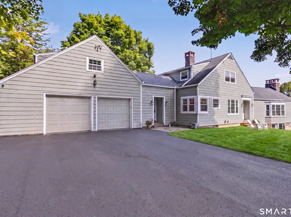 195 Webb Circle, Monroe, CT 06468