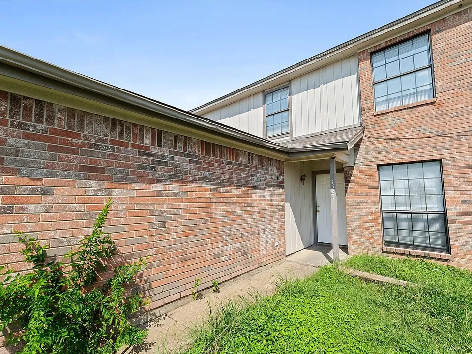 4529 Mizzenmast Ct