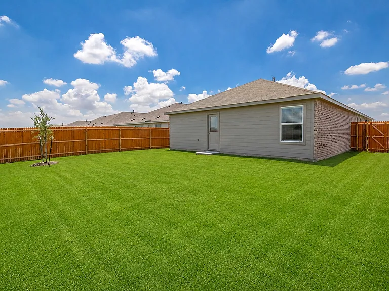 15016 Reyes Rd — Photo 20
