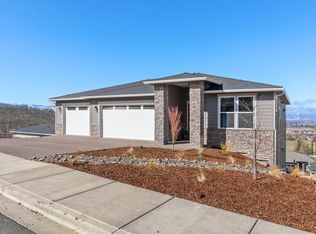 571 La Strada Cir, Medford, OR