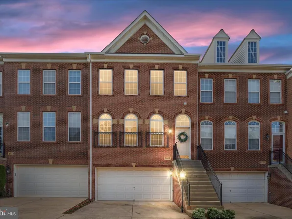 5669 Faircloth Ct, Centreville, VA 20120