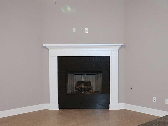 Gas fireplace