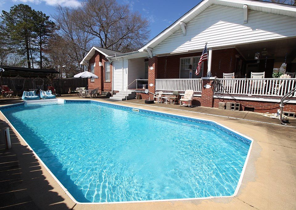 308 Church St, Hurtsboro, AL 36860 Zillow