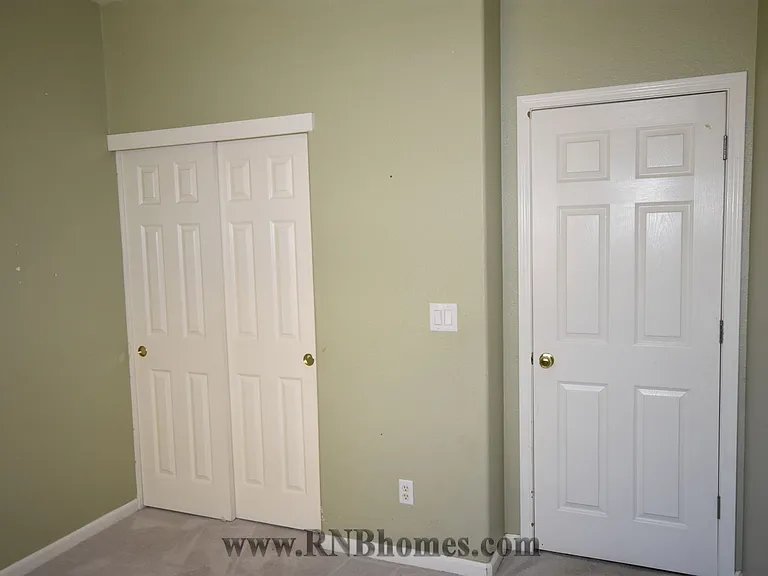 133 Marinette Ct — Photo 13