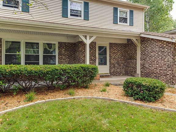2nd image of 1016 Michaels Ln
