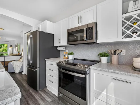 6671 121st St #145, Surrey, BC V3W 1T9