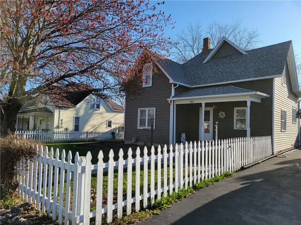 202 N Washington St, Lovington, IL 61937