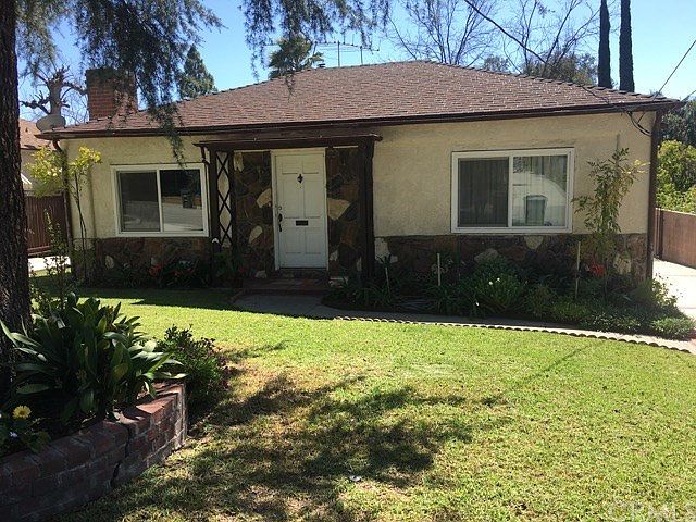 1st image of 302 W Mariposa St