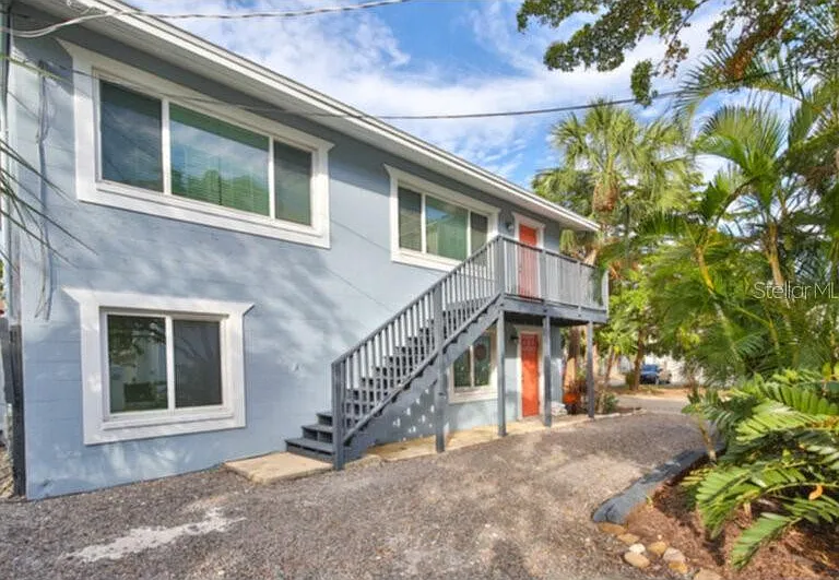 422 Julia Pl #C — Photo 1