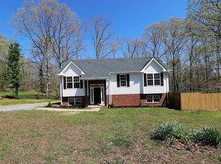 1052 Twin Pine Rd, Dickson, TN 37055