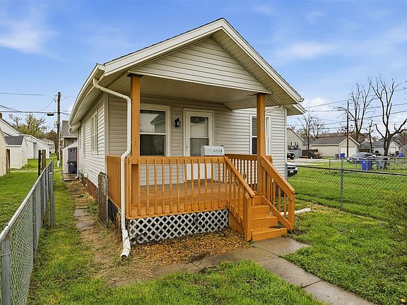 3rd image of 1204 8th St NW