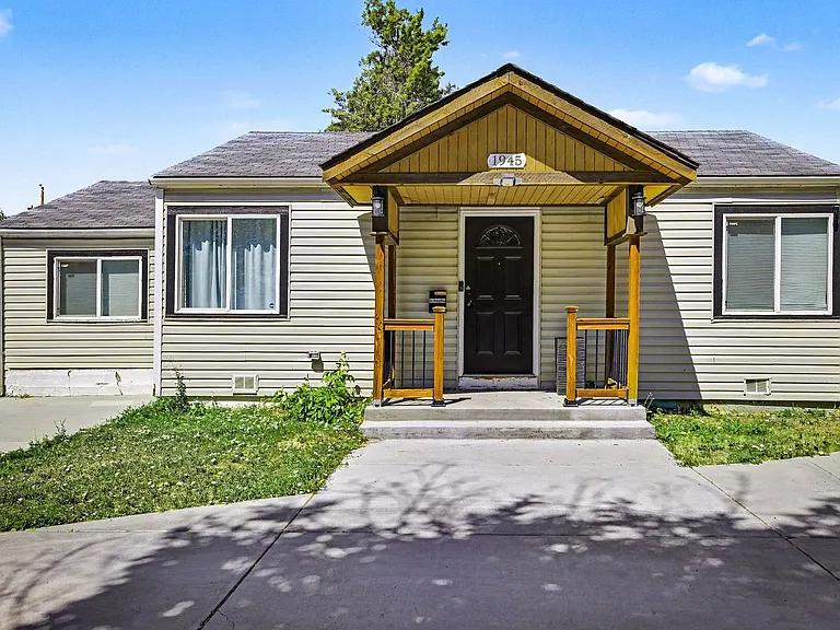 1945 S Irving St — Photo 1
