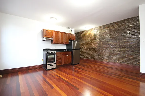 Rented by Compass | media 12