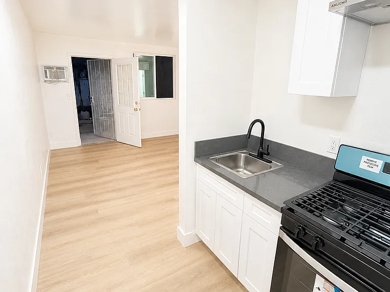 33081 Esther St #C — Photo 2