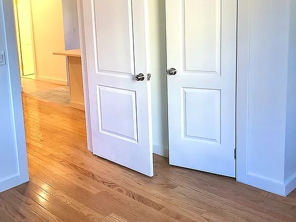 5th image of 33-60 10th St Floor 2
