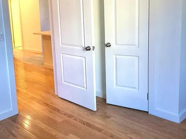 33-60 10th Street image 5 of 13