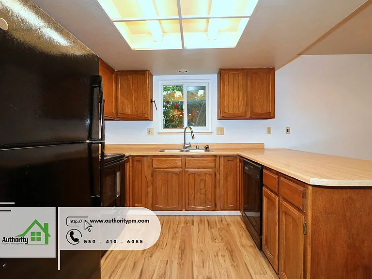 3751 Harrow Ct — Photo 11
