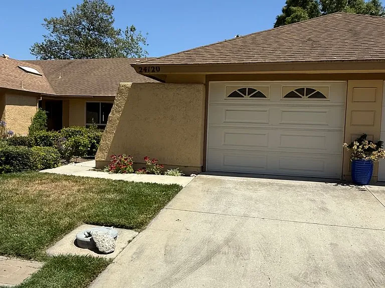 24120 Village 24 — Photo 2
