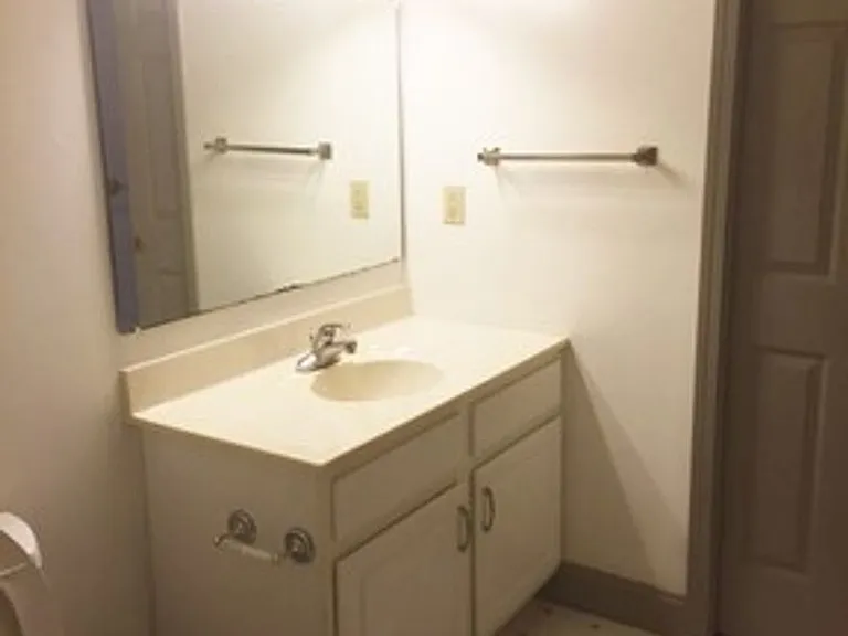 202 W Columbia Ave — Photo 18