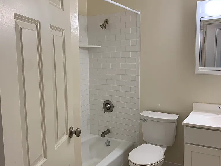 60-66 Hawthorne Ave #60-D — Photo 17