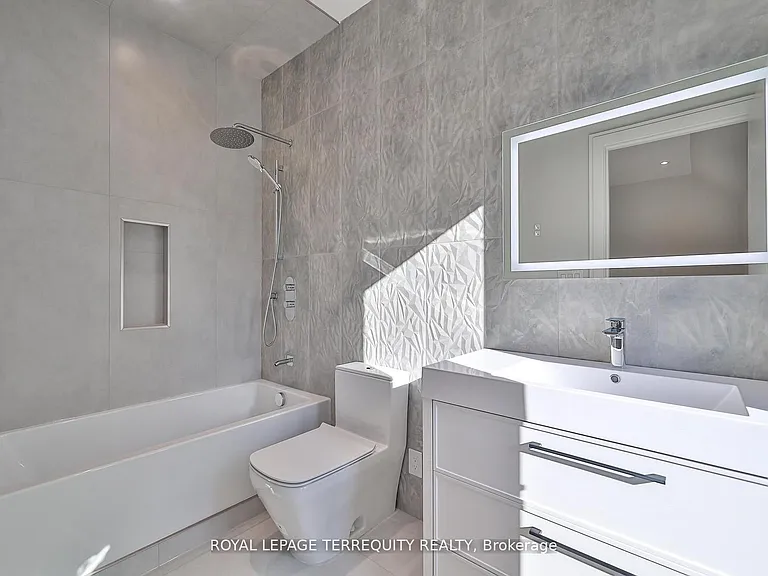 741 Woburn Ave — Photo 27