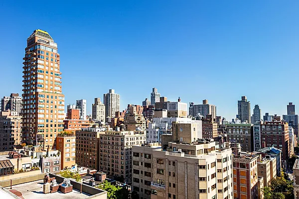 Sold by Sotheby's International Realty | media 36