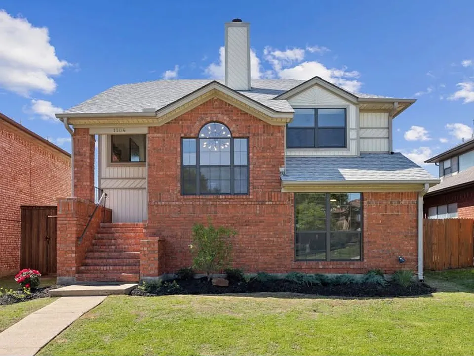 1104 Alameda Dr