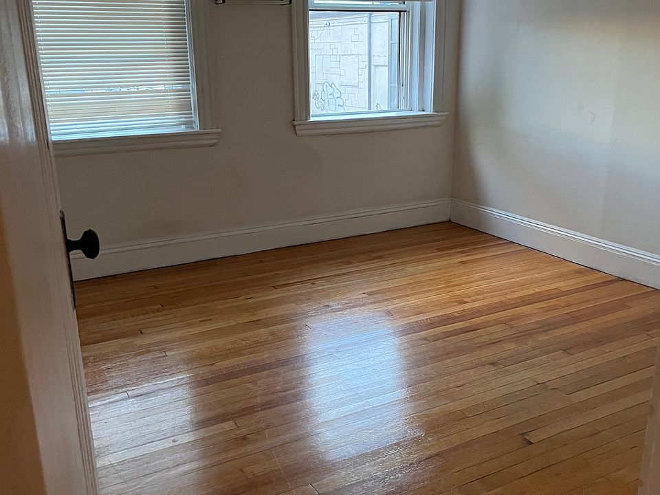 2nd image of 40 Chester St