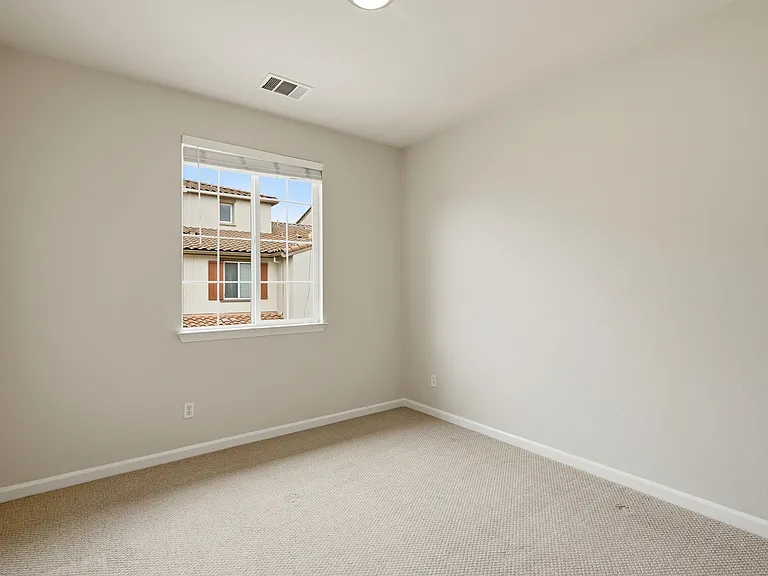 5206 Fioli Loop — Photo 33