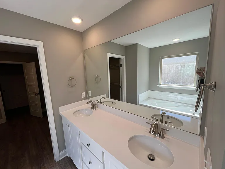 541 Silver Hl — Photo 18