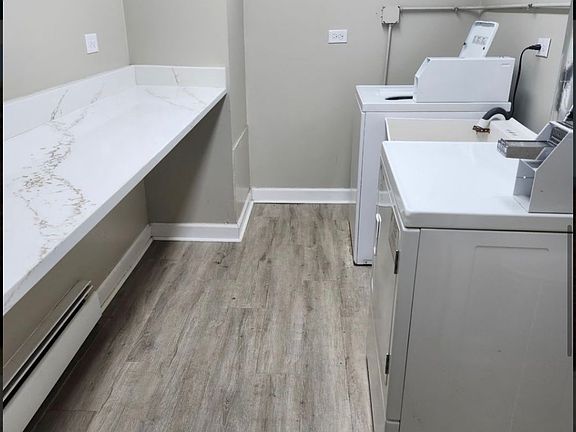 4th image of 536 S Schroeder Ave APT 2
