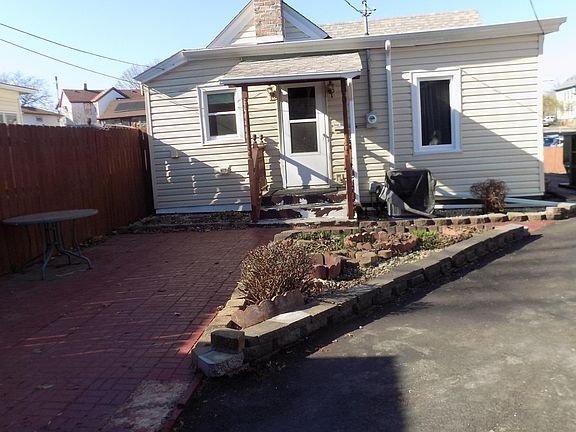 3rd image of 306 Goodhue St