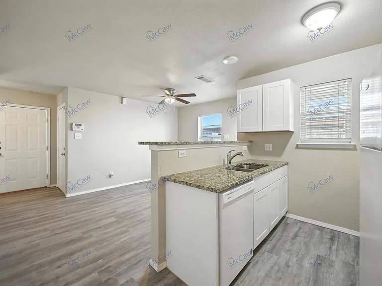 1317 Village Garden Dr — Photo 8