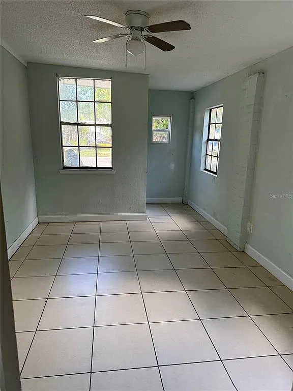 4 bed, 2.0 bath, 1259 sqft, $1,975 — Photo 4