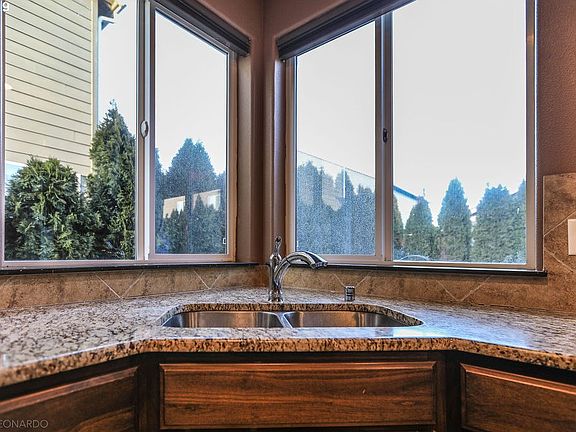 4th image of 10505 NE 68th Ave