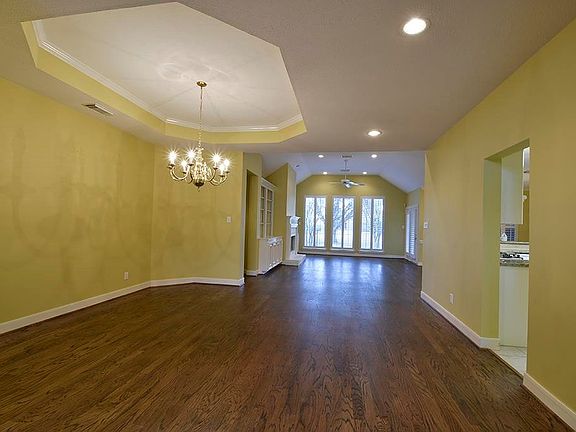 3rd image of 20 Kelliwood Courts Cir